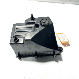 2017-2019 JAGUAR XE XF F-PACE LOWER ENGINE AIR INTAKE CLEANER FILTER BOX OE