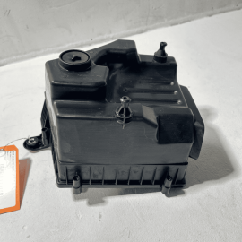 2017-2019 JAGUAR XE XF F-PACE LOWER ENGINE AIR INTAKE CLEANER FILTER BOX OE