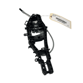 2017-2020 BMW 440I 430I FRONT PASSENGER DOOR EXTERIOR HANDLE BASE BRACKET O