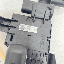 2017 - 2018 AUDI Q7 POSITIVE BATTERY DISTRIBUTOR JUNCTION BOX OEM