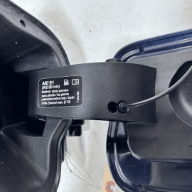 2017 - 2020 BMW 440i FUEL TANK FILLER COVER LOCK TOP DOOR COVER LID OEM A89