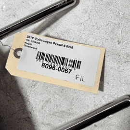 VOLKSWAGEN PASSAT 2016-2018 FRONT SEAT RIGHT OR LEFT SIDE HEAD REST HEADRES