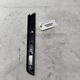 VOLKSWAGEN PASSAT 2016-2019 FRONT DRIVER SIDE DOOR PANEL MOLDING TRIM COVER VOLKSWAGEN PASSAT 2016-2019 FRONT DRIVER SIDE DOOR PANEL MOLDING TRIM COVER