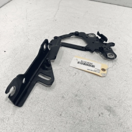 2017 - 2020  BMW 440i FRONT RIGHT PASSENGER SIDE HOOD BONET HINGE SUPPORT O