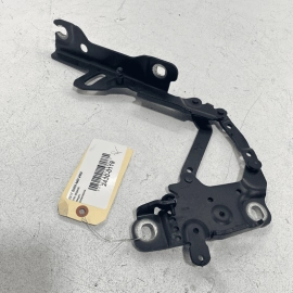 2017 - 2020  BMW 440i FRONT RIGHT PASSENGER SIDE HOOD BONET HINGE SUPPORT O