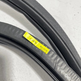 VOLKSWAGEN PASSAT 2012-2022 FRONT PASSENGER SIDE DOOR BODY WEATHERSTRIP SEA VOLKSWAGEN PASSAT 2012-2022 FRONT PASSENGER SIDE DOOR BODY WEATHERSTRIP SEA