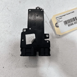 VOLKSWAGEN PASSAT 2012-2022 FRONT DRIVER SIDE SEAT ADJUSTMENT CONTROL SWITC