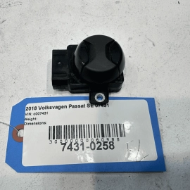 VOLKSWAGEN PASSAT 2012-2022 FRONT LEFT DRIVER SIDE SEAT LUMBAR SWITCH OEM VOLKSWAGEN PASSAT 2012-2022 FRONT LEFT DRIVER SIDE SEAT LUMBAR SWITCH OEM