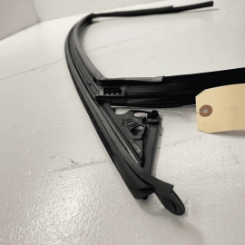 2023 MAZDA CX-50 FRONT RIGHT PASSENGER DOOR WINDOW GLASS RUN CHANNEL SEAL O