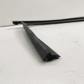 2023 MAZDA CX-50 FRONT RIGHT PASSENGER DOOR WINDOW GLASS RUN CHANNEL SEAL O