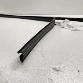 2023 MAZDA CX-50 FRONT RIGHT PASSENGER DOOR WINDOW GLASS RUN CHANNEL SEAL O