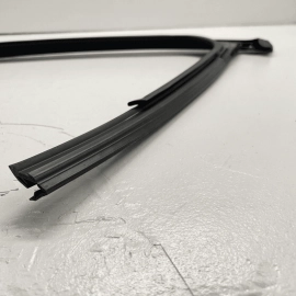 2023 MAZDA CX-50 FRONT RIGHT PASSENGER DOOR WINDOW GLASS RUN CHANNEL SEAL O