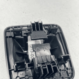 2017-2019 AUDI Q7 REAR RIGHT SIDE SEAT OUTER LOCKING TRIM COVER OEM 4M08836 2017-2019 AUDI Q7 REAR RIGHT SIDE SEAT OUTER LOCKING TRIM COVER OEM 4M08836