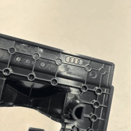 Rear Left 2ND Row Seat Inner Locking Bracket Cover Trim AUDI Q7 2017-2019 O