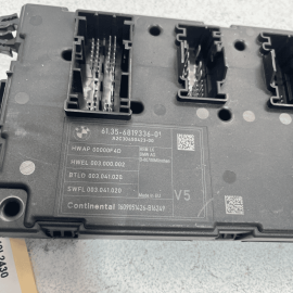 2017 - 2020 BMW 440i REAR FUSE RELAY BLOCK BCM BODY CONTROL MODULE UNIT OEM