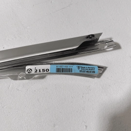 2010-11-2016 Porsche Panamera S Gasket With Chrome Molding Door Front Right