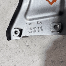 VOLKSWAGEN PASSAT 2012-19 FRONT PASSENGER SIDE FENDER MOUNTING FRONT BRACKE