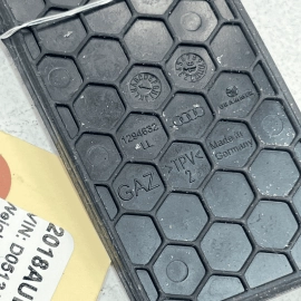 2017-2019 AUDI Q7 CENTER CONSOLE STORAGE COMPARTMENT BIN TRAY INSERT MAT OE 2017-2019 AUDI Q7 CENTER CONSOLE STORAGE COMPARTMENT BIN TRAY INSERT MAT OE