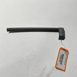 ACURA TLX 15-20 FRONT PASENGER DOOR CENTER LOWER WINDOW RUNNING CHANNEL SAS ACURA TLX 15-20 FRONT PASENGER DOOR CENTER LOWER WINDOW RUNNING CHANNEL SAS