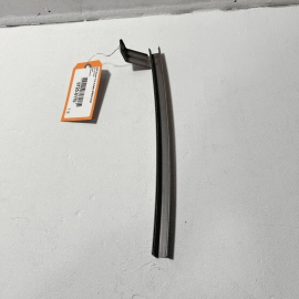 ACURA TLX 15-20 FRONT PASENGER DOOR CENTER LOWER WINDOW RUNNING CHANNEL SAS ACURA TLX 15-20 FRONT PASENGER DOOR CENTER LOWER WINDOW RUNNING CHANNEL SAS