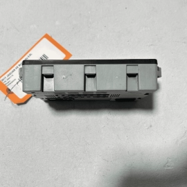Dash Interior Fuse Relay Box Module Jaguar XE 2017-2019 OEM