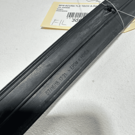 ACURA TLX 2015-2020 FRONT LEFT DRIVER SIDE DOOR LOWER WEATHERSTRIP SEAL OEM