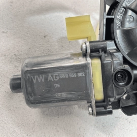 Front Left / Driver Side Door Window Regulator Motor AUDI Q7 2017-2023 OEM