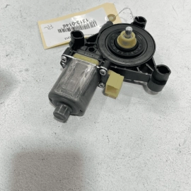 Front Left / Driver Side Door Window Regulator Motor AUDI Q7 2017-2023 OEM