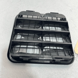 2017-23 AUDI Q7 REAR PASSENGER SIDE QUARTER PANEL PRESSURE AIR VENT GRILLE  2017-23 AUDI Q7 REAR PASSENGER SIDE QUARTER PANEL PRESSURE AIR VENT GRILLE