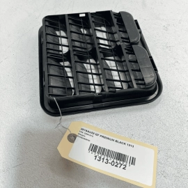 2017-23 AUDI Q7 REAR PASSENGER SIDE QUARTER PANEL PRESSURE AIR VENT GRILLE  2017-23 AUDI Q7 REAR PASSENGER SIDE QUARTER PANEL PRESSURE AIR VENT GRILLE