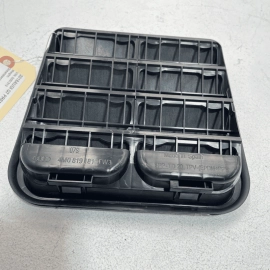 2017-23 AUDI Q7 REAR PASSENGER SIDE QUARTER PANEL PRESSURE AIR VENT GRILLE  2017-23 AUDI Q7 REAR PASSENGER SIDE QUARTER PANEL PRESSURE AIR VENT GRILLE
