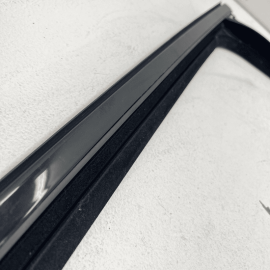 PORSCHE CAYENNE 2011-18 REAR LEFT DRIVER SIDE WINDOW GLASS RUN CHANEL SEAL 