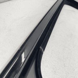 PORSCHE CAYENNE 2011-18 REAR LEFT DRIVER SIDE WINDOW GLASS RUN CHANEL SEAL 