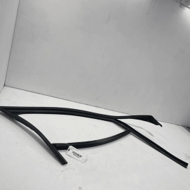 2011-2014 AUDI A8 Door Window Frame SEAL / Weather Stripping Front Right OE