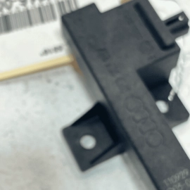 2011-2018 AUDI A8 QUATTRO REAR RIGHT PASSENGER KEYLESS ENTRY ANTENNA MODULE 2011-2018 AUDI A8 QUATTRO REAR RIGHT PASSENGER KEYLESS ENTRY ANTENNA MODULE