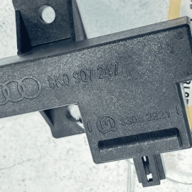 2011-2018 AUDI A8 QUATTRO REAR RIGHT PASSENGER KEYLESS ENTRY ANTENNA MODULE 2011-2018 AUDI A8 QUATTRO REAR RIGHT PASSENGER KEYLESS ENTRY ANTENNA MODULE