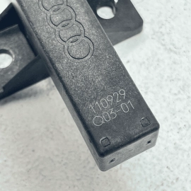 2011-2018 AUDI A8 QUATTRO REAR RIGHT PASSENGER KEYLESS ENTRY ANTENNA MODULE 2011-2018 AUDI A8 QUATTRO REAR RIGHT PASSENGER KEYLESS ENTRY ANTENNA MODULE