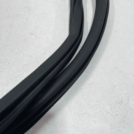 2012-22 VOLKSWAGEN PASSAT VW FRONT PASSENGER SIDE DOOR WEATHERSTRIP SEAL OE