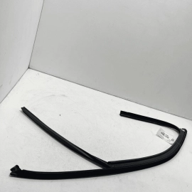 PORSCHE CAYENNE 2011-18 FRONT LEFT DRIVER SIDE WINDOW GLASS RUN CHANEL SEAL