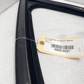 PORSCHE CAYENNE 2011-18 FRONT LEFT DRIVER SIDE WINDOW GLASS RUN CHANEL SEAL