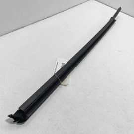 11-18 PORSCHE CAYENNE FONT DRIVER DOOR WINDOW INNER WEATHERSTRIP SEAL OEM