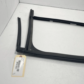 2011-2018 AUDI A8 L QUATTRO REAR RIGHT PASSENGER WINDOW GUIDE CHANNEL SEAL 