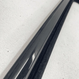 11-18 PORSCHE CAYENNE REAR PASSENGER SIDE DOOR WINDOW GLASS RUN CHANNEL SEA