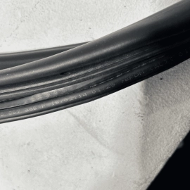 2011-2018 PORSCHE CAYENNE FRONT PASSENGER SIDE DOOR BODY WEATHERSTRIP SEAL 