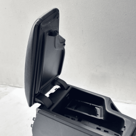 2017-2020 BMW 440i FRONT CENTER CONSOLE STORAGE ARMREST BLACK OEM