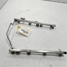 2008 - 2012 Mercedes Benz GL 450 550 4.7 Distributor Injector Line Fuel Rai