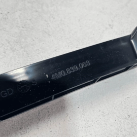 2017-18-2023 AUDI Q7 DOOR WINDOW LOWER GUIDE TRACK CHANNEL REAR RIGHT SIDE 