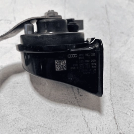 2019 - 2023 AUDI Q8 Q7 LEFT DRIVER SIDE LOW NOTE TONE HORN SIGNAL & BRACKET