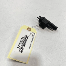 07-13 Mercedes S600 Front Headrest Vacuum Valve OEM
