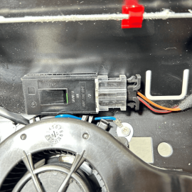 PORSCHE CAYENNE 2011 - 2018 FRONT RIGHT PASSENGER SEAT LOWER TRACK FRAME OE